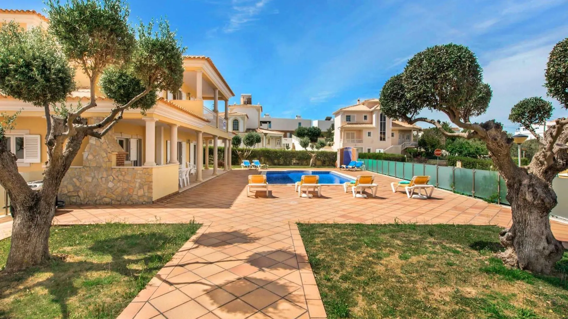 Villa Das Oliveiras Amazing Location Walk To Marina Restaurants Beach Albufeira Holiday home