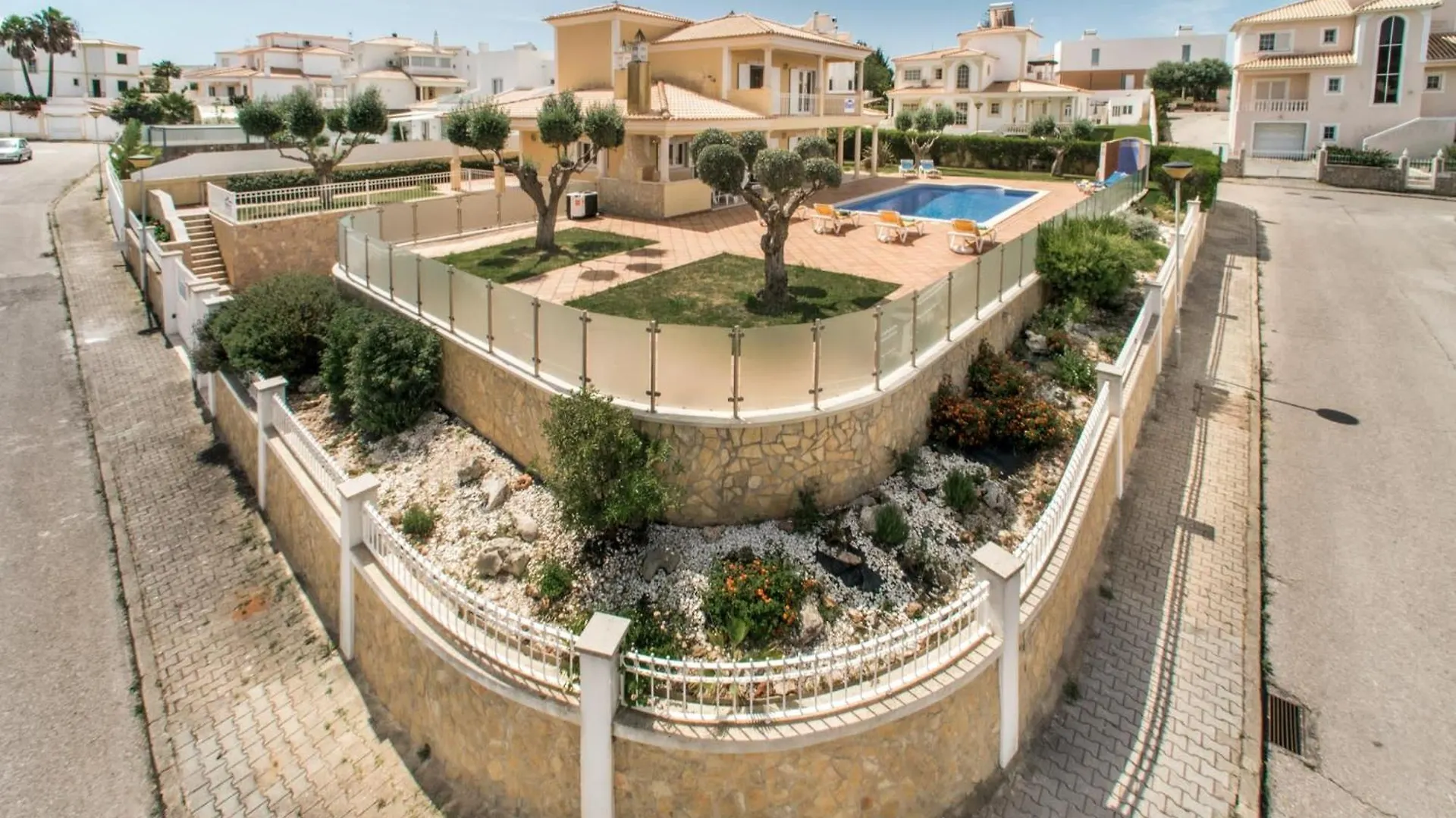 Holiday home Villa Das Oliveiras Amazing Location Walk To Marina Restaurants Beach Albufeira